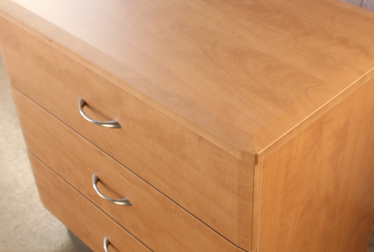 DR93 Porter 3 Drawer Dresser in Candlelight Finish