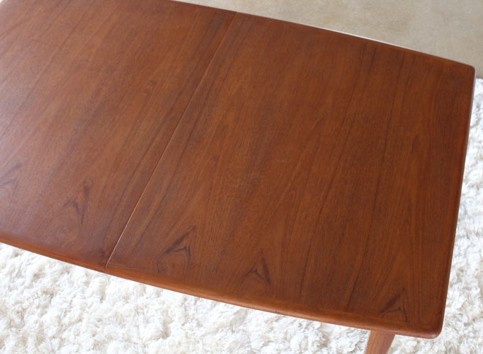 DT112 Danish Midcentury Dining Table
