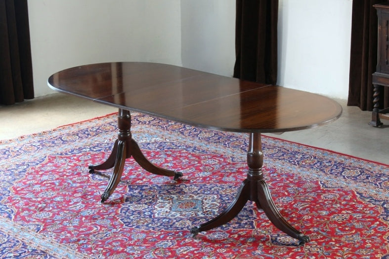 DT115 Oval Mahogany Double Pedestal Dining Table, Circa 1960 