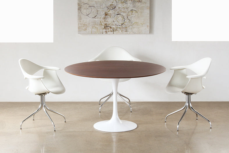 DT141 Saarinen Style Dining Table with Walnut Top