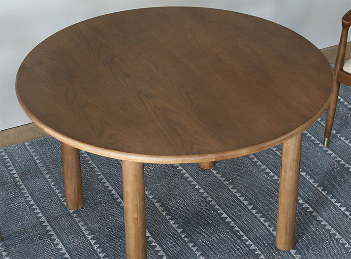 Toasted Natural Oak Round Dining Table