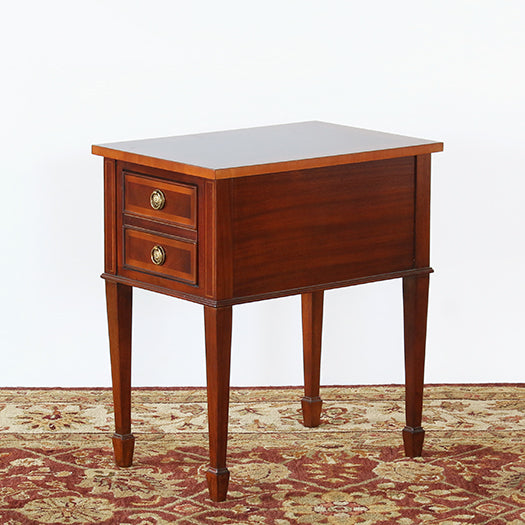 ET525 - Singleton Place Chairside Table