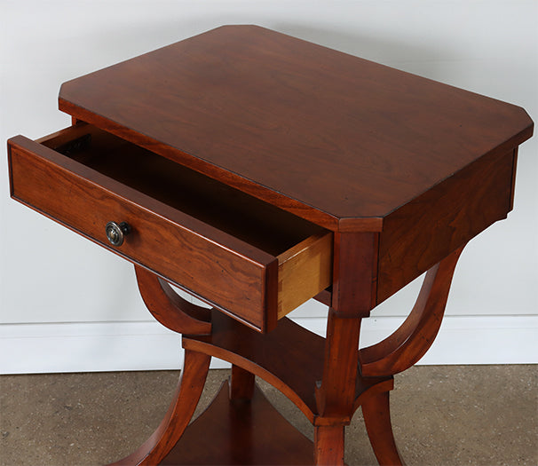 European Legacy Scalloped Lamp Table