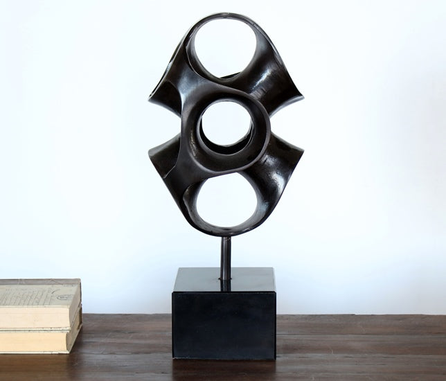 FIG255 Gustav Sculpture