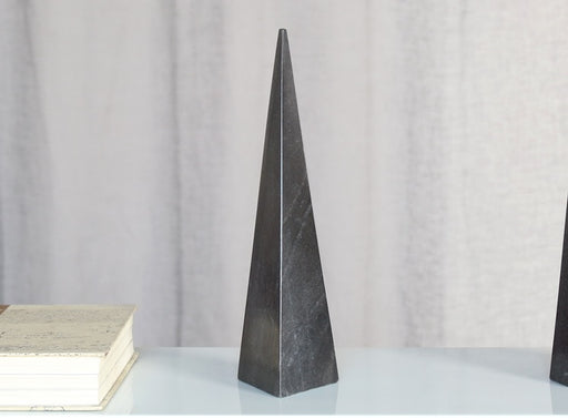 FIG265 - Lagos Obelisk