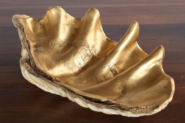 FIG289 Antiqued Gold Clamshell Centerpiece