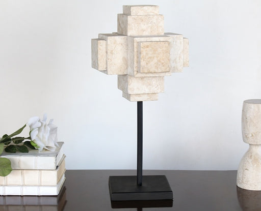 FIG305 Cubes Figurine 