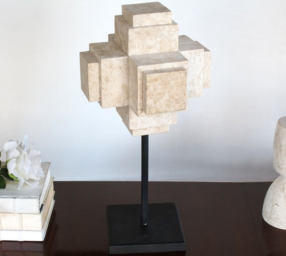 FIG305 Cubes Figurine 