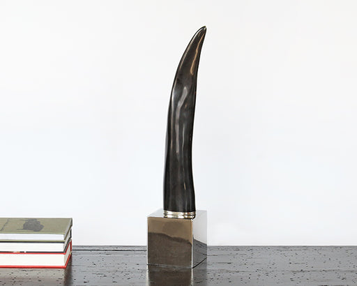 FIG399 - Horn Sculpture