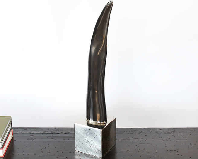 FIG399 - Horn Sculpture