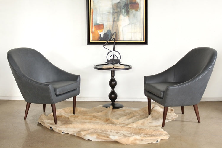 6'10" x 7'4" Beige Cowhide Rug