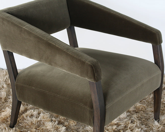 LC267 Gary Lounge Chair