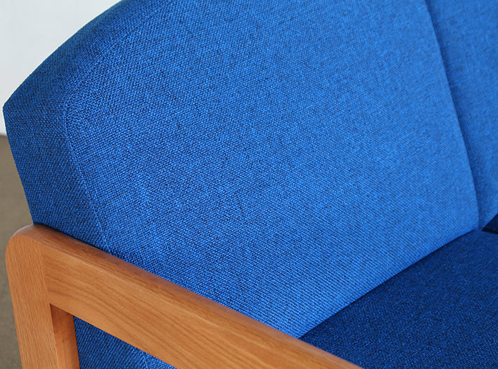 SF202 Natural Oak Sofa in Blue Upholstery