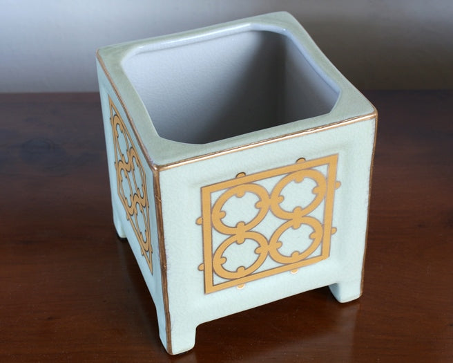 MISC137 Viceroy Mint Small Planter 
