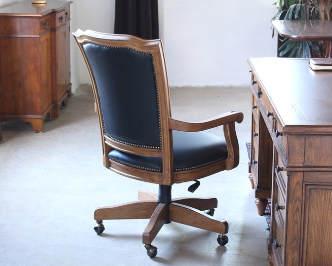 OC61 Wood Frame Black Leather Rolling Office Chair 