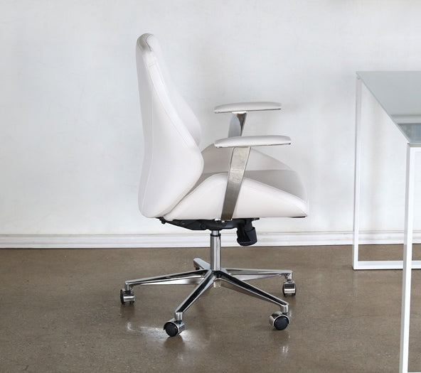 OC64 Bergen Low Back Office Chair in White Leatherette