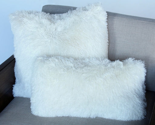 PIL214 Set of 2 Arctic White Lynx Faux Fur Pillows