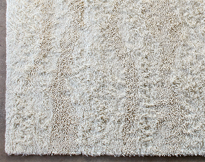 RUG328 8' x 10'6 Beige Wave Shag Rug