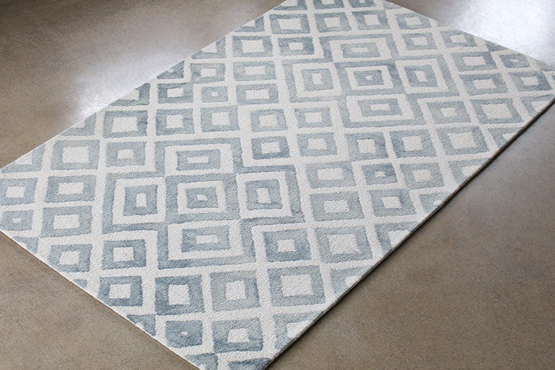 RUG361 - 5' x 8' Aqua Watercolor Bold Patterned Rug