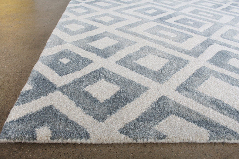 RUG361 - 5' x 8' Aqua Watercolor Bold Patterned Rug