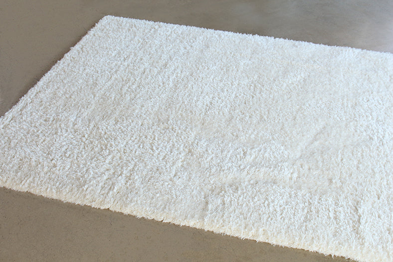 7' 9" X 9' 9" Ivory Shag Rug