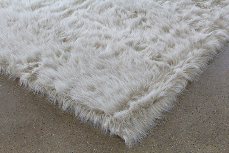 RUG427 - 7'6 X 9'6 Bone Faux Fur One Inch Pile Rug