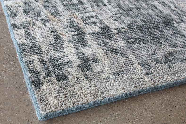 RUG507 - 2'6x8 Palomar Runner In Charcoal 