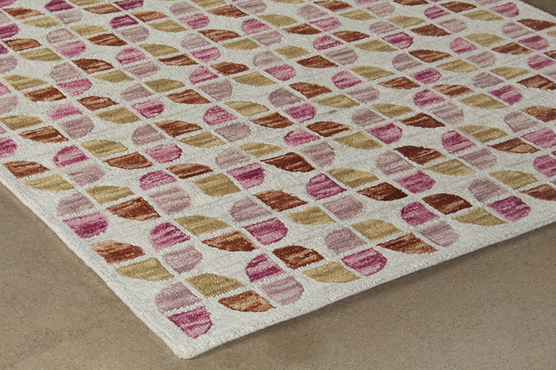 RUG514 - 5' X 7'6" Ivory And Sunset Wool Pile Rug