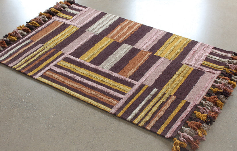 RUG515 - 5' X 7'6"  Spice And Bordeaux Hooked Wool Rug