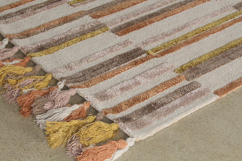 RUG516 - 5' X 7'6" Oatmeal And Spice Wool Hooked Rug