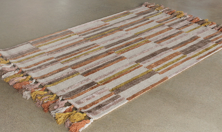 RUG516 - 5' X 7'6" Oatmeal And Spice Wool Hooked Rug