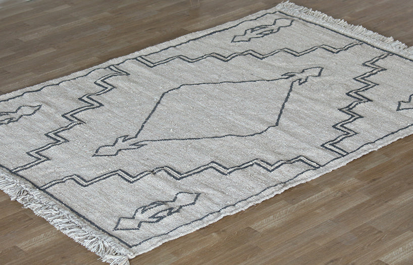 5 X 8 Neutral And Black Handstitched Rug