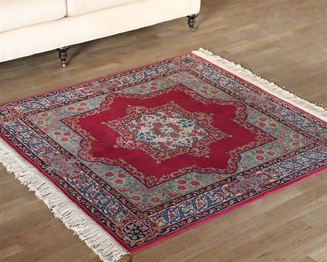 5' X 5' 7'' Vintage Oriental Floral Red Rug