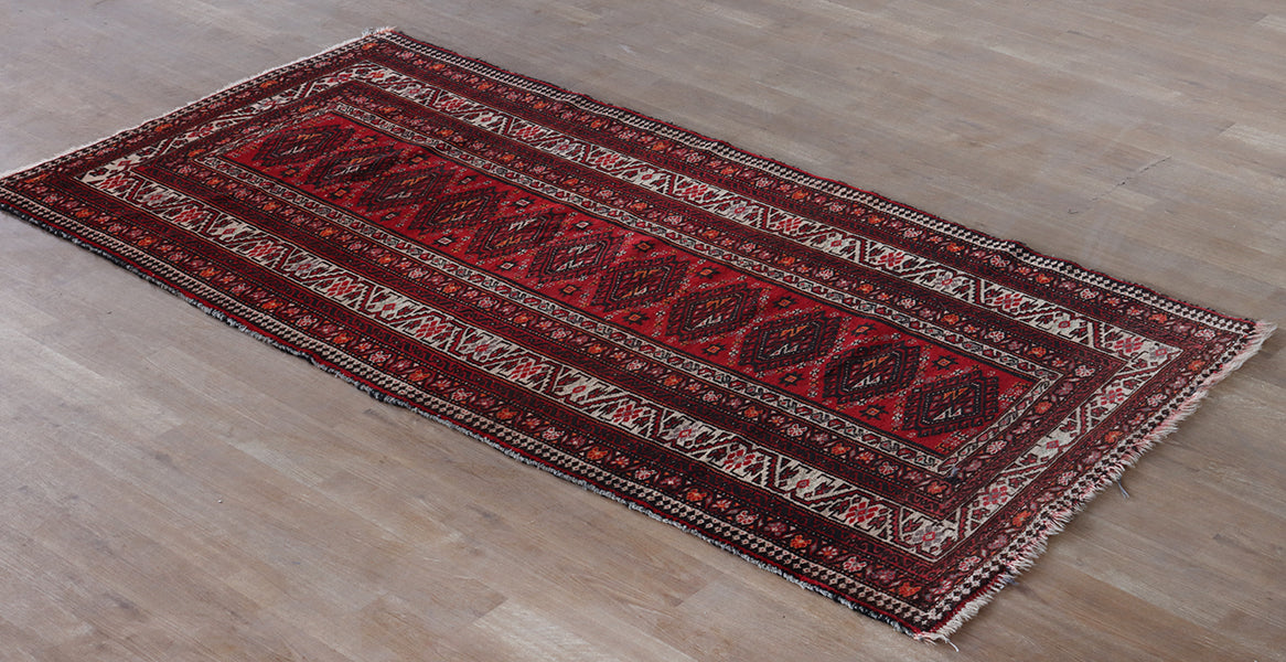 4' X 8' Persian Diamond Pattern Runner Rug