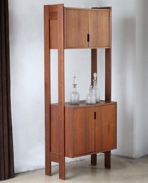 SB40 Dark Wood Cabinet With Hutch 