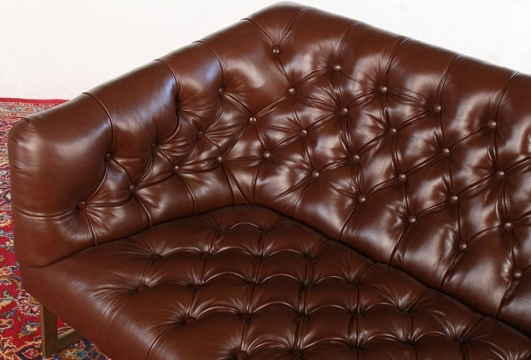 SF173 Tufted Leather Apartment Sofa with Antiqued Brass Frame