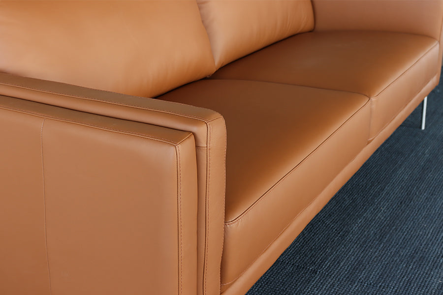 Saddle Leather International Style Sofa