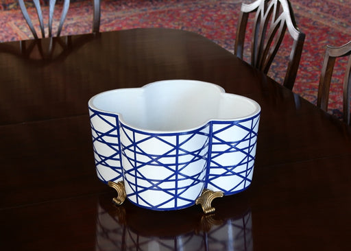 URN63 Gazebo Quatrefoil Planter
