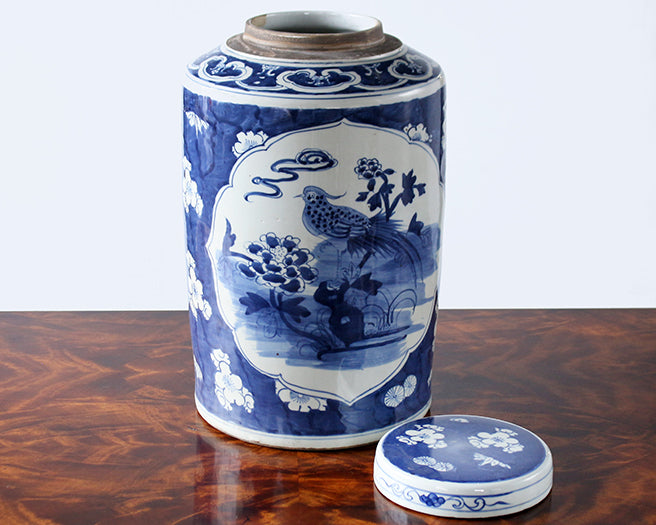 URN91 Blue & White Ceramic Urn 