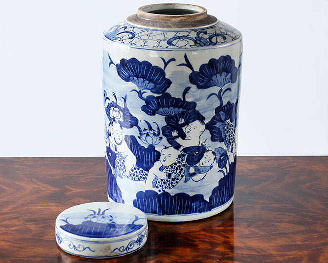 URN93 Blue and White Floral Chinese Urn 