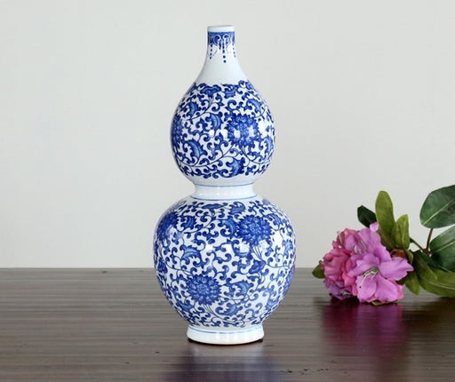 VASE196 Blue and White Gourd Vase