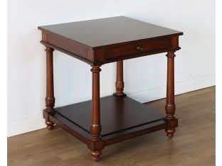 Fluted Colum Traditional End Table With Drawer